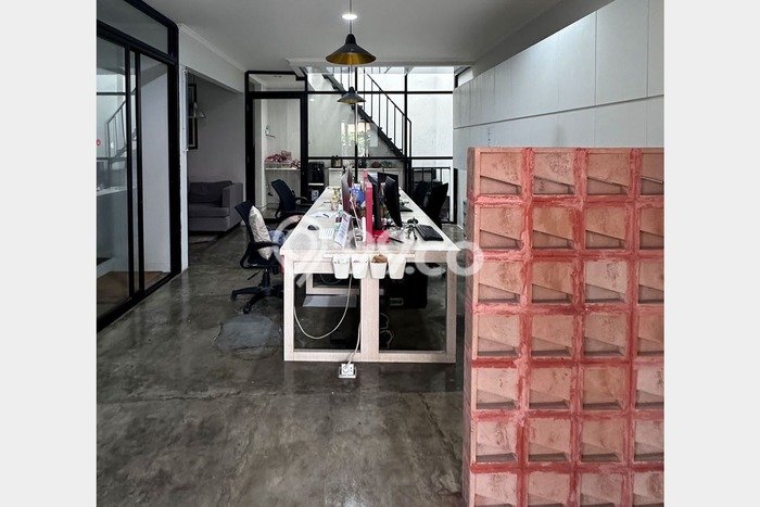 Kantor Dijual Lokasi Emas di Karang Tengah Luas 150m2 Kantor Dijual Lokasi Emas di Karang Tengah Luas 150m2