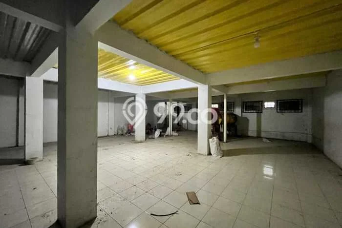 Area Ramai! Ruko Dijual di Kemang untuk Bisnis Luas Bangunan 2000m2 Area Ramai! Ruko Dijual di Kemang untuk Bisnis Luas Bangunan 2000m2