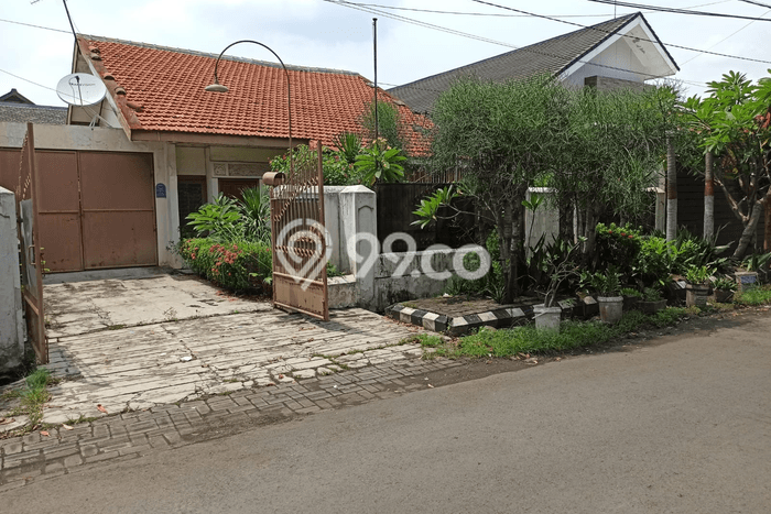 Rumah Eksklusif Siap Huni LT 390m2 di Rungkut, Surabaya Rumah Eksklusif Siap Huni LT 390m2 di Rungkut, Surabaya