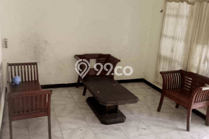 Dijual Rumah 6 Kamar Lokasi Ideal Bagus dan Strategis di Rungkut Dijual Rumah 6 Kamar Lokasi Ideal Bagus dan Strategis di Rungkut