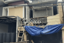 For Sale Rumah 3 Kamar Lokasi Ideal Bagus dan Strategis di Rungkut For Sale Rumah 3 Kamar Lokasi Ideal Bagus dan Strategis di Rungkut
