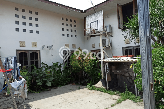 Rumah Eksklusif Siap Huni LT 390m2 di Rungkut, Surabaya Rumah Eksklusif Siap Huni LT 390m2 di Rungkut, Surabaya