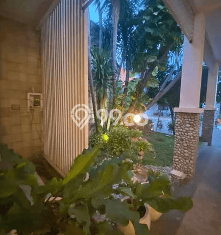Rumah Elit Modern Tanpa Renovasi di Ketintang Surabaya Rumah Elit Modern Tanpa Renovasi di Ketintang Surabaya