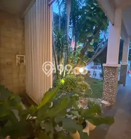 Rumah Elit Modern Tanpa Renovasi di Ketintang Surabaya Rumah Elit Modern Tanpa Renovasi di Ketintang Surabaya