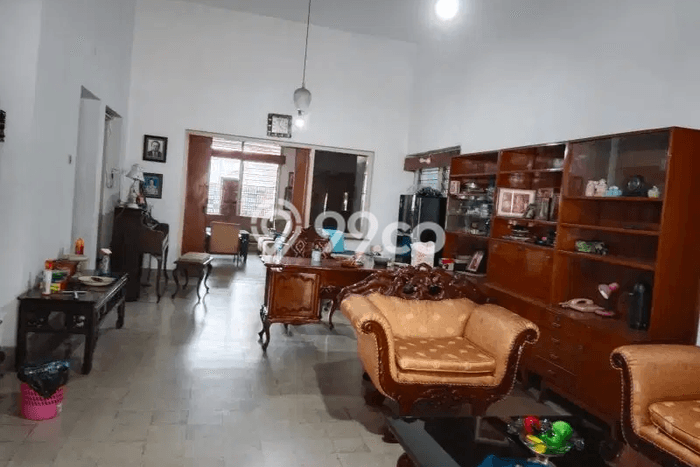 Rumah Luxury Modern Siap Huni di Raya Darmo Surabaya Rumah Luxury Modern Siap Huni di Raya Darmo Surabaya