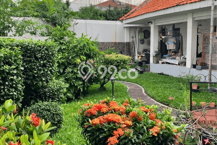 Ready to Use! Premium House LT 685m2 Desain Modern di Raya Darmo Ready to Use! Premium House LT 685m2 Desain Modern di Raya Darmo
