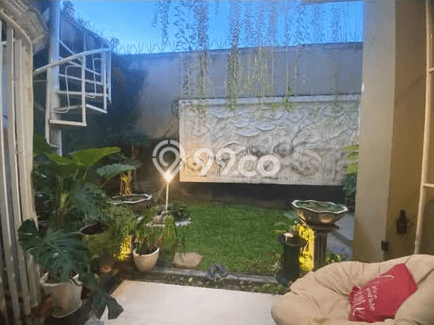 Rumah Elit Modern Tanpa Renovasi di Ketintang Surabaya Rumah Elit Modern Tanpa Renovasi di Ketintang Surabaya