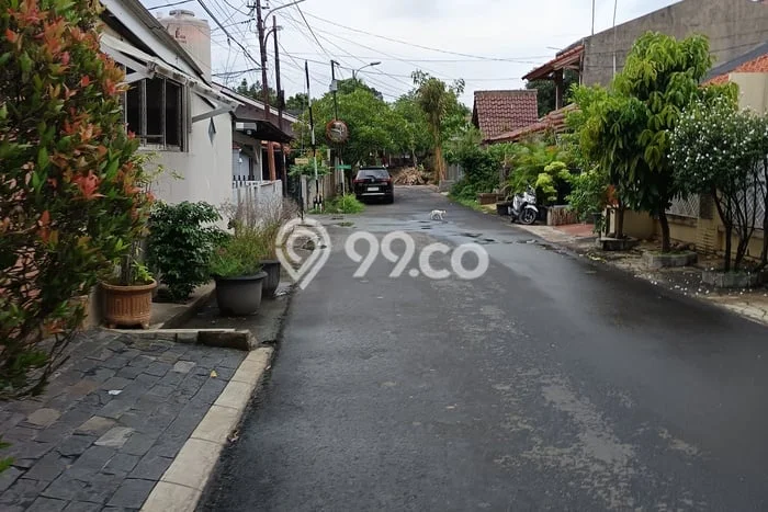 Jual Rumah Bagus Siap Huni LB 300m2 di Karang Tengah, Tangerang Jual Rumah Bagus Siap Huni LB 300m2 di Karang Tengah, Tangerang