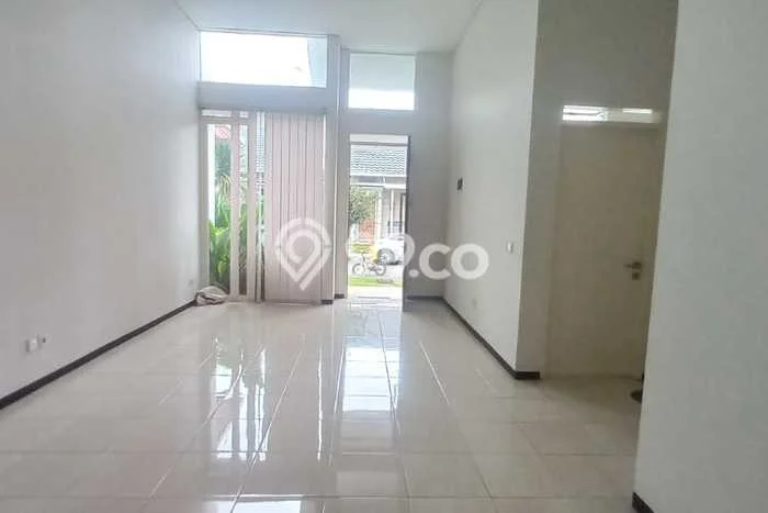 Disewakan Rumah Harga Terjangkau di Kota Baru Parahyangan Bandung Punya 2 KT Disewakan Rumah Harga Terjangkau di Kota Baru Parahyangan Bandung Punya 2 KT