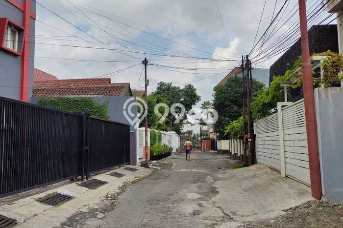 Rumah Kost untuk Dijual di Coblong dengan 23 KT, 23 KM, Luas 525m2 Rumah Kost untuk Dijual di Coblong dengan 23 KT, 23 KM, Luas 525m2