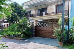 Rumah Luxury Modern Tanpa Renovasi di Semolowaru Surabaya Rumah Luxury Modern Tanpa Renovasi di Semolowaru Surabaya