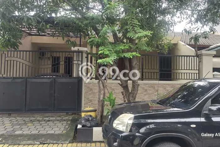 For Sale Hunian Rumah Terawat 4 Kamar di Surabaya Kota, Surabaya For Sale Hunian Rumah Terawat 4 Kamar di Surabaya Kota, Surabaya