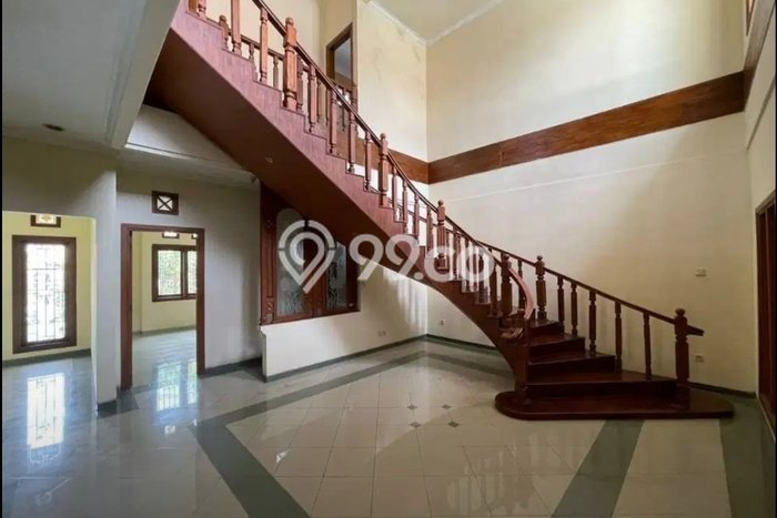 Hot Offer Hunian Mewah Ideal dan Luas di Rungkut, Surabaya Hot Offer Hunian Mewah Ideal dan Luas di Rungkut, Surabaya