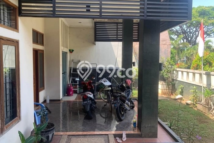 For Sale Rumah 5 Kamar Lokasi Strategis Bagus dan Strategis di Gedangan For Sale Rumah 5 Kamar Lokasi Strategis Bagus dan Strategis di Gedangan