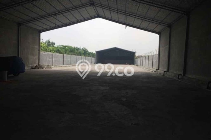 LOKASI PREMIUM! Gudang Kawasan Krian, Luas 85m2m², Jalan Utama, Kawasan Komersial LOKASI PREMIUM! Gudang Kawasan Krian, Luas 85m2m², Jalan Utama, Kawasan Komersial