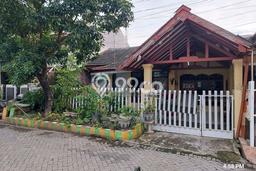 Rumah Strategis Modern Lb 110m2 di Rungkut, Surabaya Rumah Strategis Modern Lb 110m2 di Rungkut, Surabaya