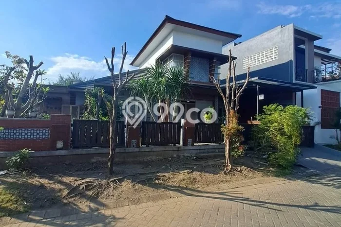 Rumah di Gedangan, Sidoarjo, Luas 233m2m² Bangunan 200m2m² Rumah di Gedangan, Sidoarjo, Luas 233m2m² Bangunan 200m2m²