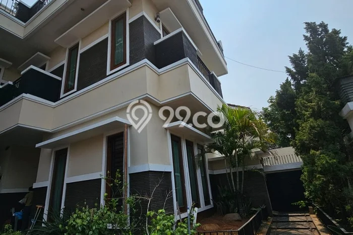 Jual Rumah Luas Elegan Dengan View Cantik di Duri Kepa, Jakarta Barat Jual Rumah Luas Elegan Dengan View Cantik di Duri Kepa, Jakarta Barat