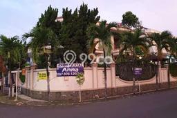 Dijual Rumah Premium dengan Fasilitas Sekitar Lengkap di Kembangan, Jakarta Barat Dijual Rumah Premium dengan Fasilitas Sekitar Lengkap di Kembangan, Jakarta Barat