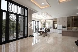 Rumah Elit LB 700m2 Siap Pakai Desain Elegan di Golf Island, Jakarta Utara Rumah Elit LB 700m2 Siap Pakai Desain Elegan di Golf Island, Jakarta Utara