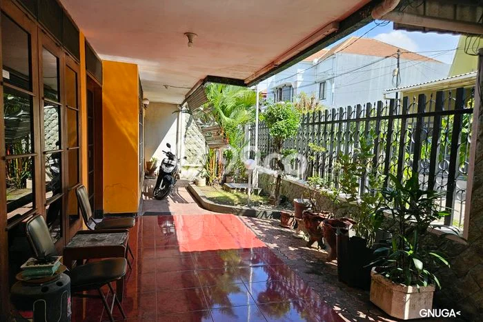 For Sale Rumah 6 Kamar Lokasi Strategis Nyaman dan Strategis di Waru For Sale Rumah 6 Kamar Lokasi Strategis Nyaman dan Strategis di Waru