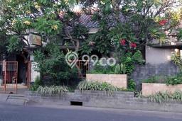 Hunian Eksklusif Siap Huni LT 402m2 di Rungkut, Surabaya Hunian Eksklusif Siap Huni LT 402m2 di Rungkut, Surabaya