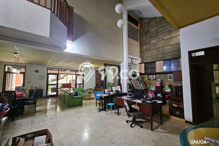 Dijual Rumah Premium dengan Fasilitas Sekitar Komplit di Rungkut, Surabaya Dijual Rumah Premium dengan Fasilitas Sekitar Komplit di Rungkut, Surabaya