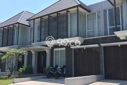 HARGA SPESIAL! Rumah Premium area Sidoarjo, Sidoarjo, Luas 180m² Bangunan 240m² Bisa Nego! HARGA SPESIAL! Rumah Premium area Sidoarjo, Sidoarjo, Luas 180m² Bangunan 240m² Bisa Nego!