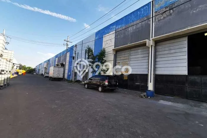 Gudang Kawasan Bisnis Kawasan Waru, Luas 330m², Siap Usaha Gudang Kawasan Bisnis Kawasan Waru, Luas 330m², Siap Usaha