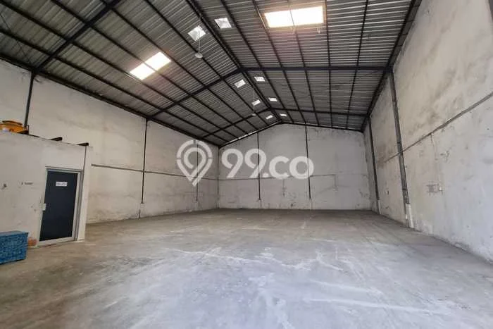 Gudang Kawasan Bisnis Kawasan Waru, Luas 330m², Siap Usaha Gudang Kawasan Bisnis Kawasan Waru, Luas 330m², Siap Usaha