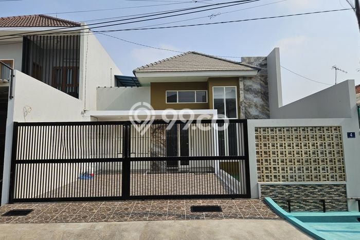 HUNIAN IMPIAN! Rumah di Sawahan, 3 KM, Bebas Banjir, LT 180m² Bangunan 180m² HUNIAN IMPIAN! Rumah di Sawahan, 3 KM, Bebas Banjir, LT 180m² Bangunan 180m²
