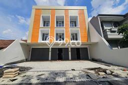 KAWASAN PREMIUM! Ruko di Gayungan, Luas 226m², Area Komersial KAWASAN PREMIUM! Ruko di Gayungan, Luas 226m², Area Komersial