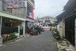 Dijual Cepat Rumah Bagus Siap Huni LB 220m2 di Tenggilis Mejoyo, Surabaya Dijual Cepat Rumah Bagus Siap Huni LB 220m2 di Tenggilis Mejoyo, Surabaya