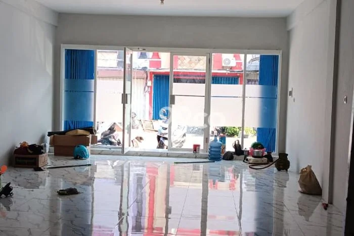 Ruko bagus disewakan di Waru Sidoarjo dengan LB 120m2 harga sewa terbaik Ruko bagus disewakan di Waru Sidoarjo dengan LB 120m2 harga sewa terbaik