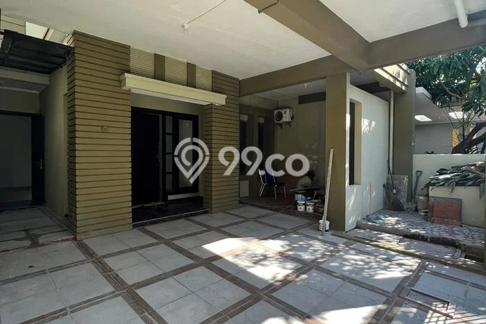For Sale! Luxury House LT 144m2 Desain Modern di Ketintang For Sale! Luxury House LT 144m2 Desain Modern di Ketintang