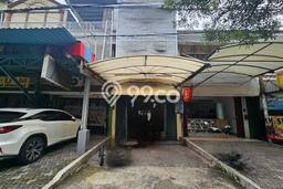 Ruko Disewa di Surabaya dengan LB 200m2 Area Komersial Ramai Ruko Disewa di Surabaya dengan LB 200m2 Area Komersial Ramai