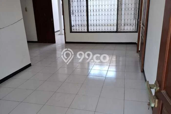 Rumah Bagus Siap Pakai Di Rungkut Luas 170m2 Lokasi Strategis Rumah Bagus Siap Pakai Di Rungkut Luas 170m2 Lokasi Strategis