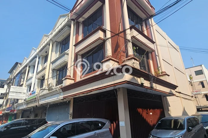 Ruko Disewakan Cepat di Waru Sidoarjo LB 225m2 Ruko Disewakan Cepat di Waru Sidoarjo LB 225m2
