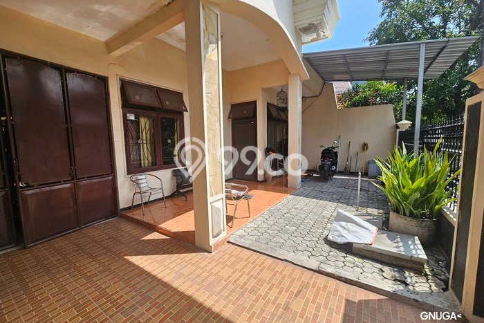 Hunian Cantik Modern Lb 150m2 di Rungkut, Surabaya Hunian Cantik Modern Lb 150m2 di Rungkut, Surabaya