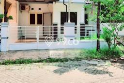 For Sale Rumah 2 Kamar Lokasi Ideal Nyaman dan Strategis di Waru For Sale Rumah 2 Kamar Lokasi Ideal Nyaman dan Strategis di Waru