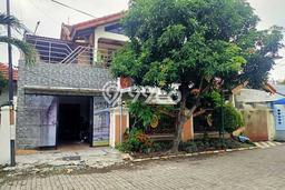 Siap Huni Hunian Elit 6 Kamar di Waru Dekat ke Mana Saja Siap Huni Hunian Elit 6 Kamar di Waru Dekat ke Mana Saja