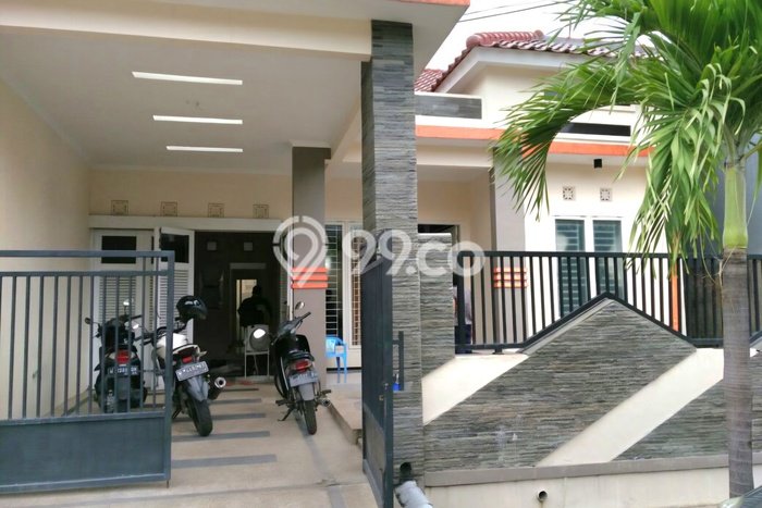 For Sale Rumah 3 Kamar Lokasi Ideal Nyaman dan Strategis di Waru For Sale Rumah 3 Kamar Lokasi Ideal Nyaman dan Strategis di Waru