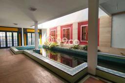 Rumah Mewah Siap Huni LT 443m2 di Cinere, Depok Rumah Mewah Siap Huni LT 443m2 di Cinere, Depok