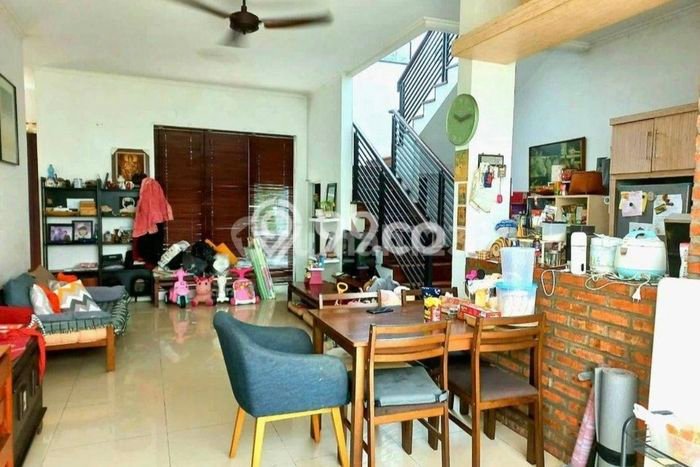 Rumah Elit LB 120m2 Siap Pakai Desain Elegan di Pangkalan Jati, Depok Rumah Elit LB 120m2 Siap Pakai Desain Elegan di Pangkalan Jati, Depok