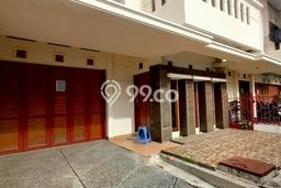 Disewakan! Rumah 4 Kamar Tidur &
5 Kamar Mandi di Cikutra, Bandung Disewakan! Rumah 4 Kamar Tidur &
5 Kamar Mandi di Cikutra, Bandung