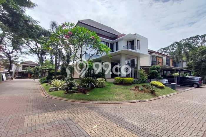 Rumah Mewah Siap Huni LT 335m2 di BSD, Tangerang Selatan Rumah Mewah Siap Huni LT 335m2 di BSD, Tangerang Selatan
