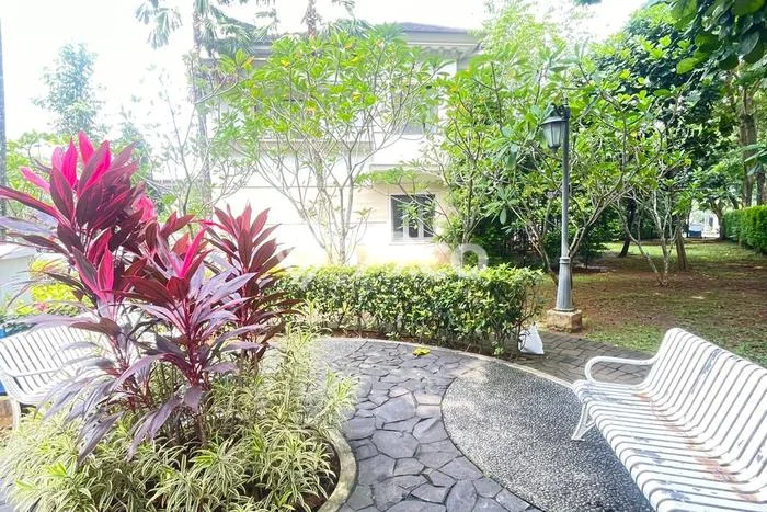 Rumah Elit Modern Siap Huni di BSD Tangerang Rumah Elit Modern Siap Huni di BSD Tangerang