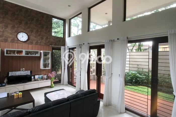 Rumah Mewah Siap Huni LT 335m2 di BSD, Tangerang Selatan Rumah Mewah Siap Huni LT 335m2 di BSD, Tangerang Selatan