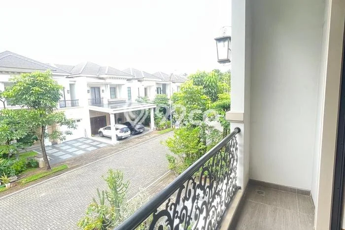 Rumah Elit Modern Siap Huni di BSD Tangerang Rumah Elit Modern Siap Huni di BSD Tangerang