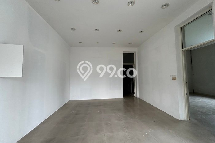 LOKASI BISNIS! Komersial Disewakan Kawasan Majapahit, Luas 800m², Jalan Strategis LOKASI BISNIS! Komersial Disewakan Kawasan Majapahit, Luas 800m², Jalan Strategis